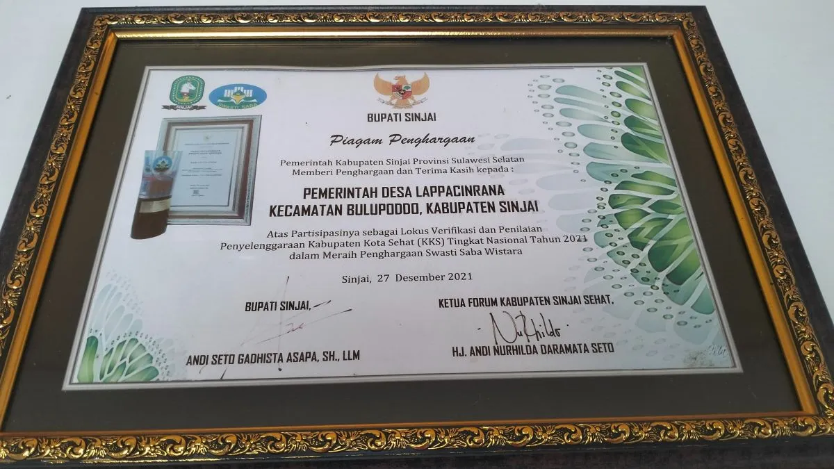 Piagam penghargaan 